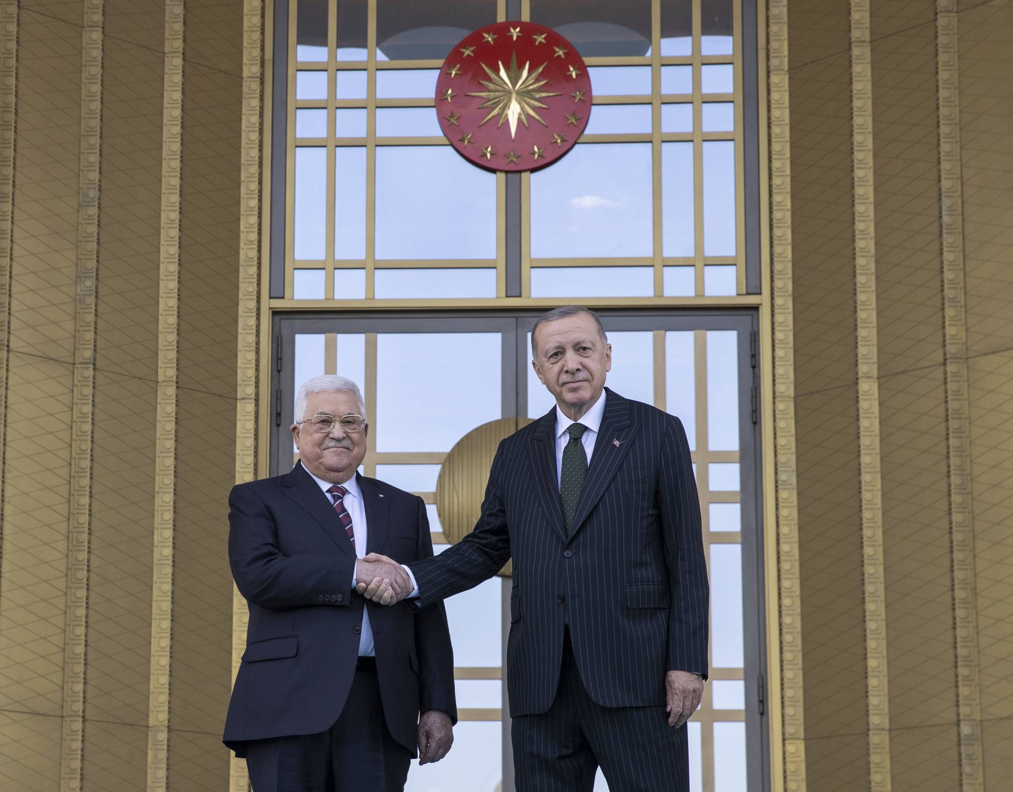 Erdogan with Palestinian President Mahmoud Abbas. Turkey shelters Hamas while getting closer to Israel. The Palestinian authorities have shown concern.
